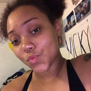 Meet your Posher, Vicky